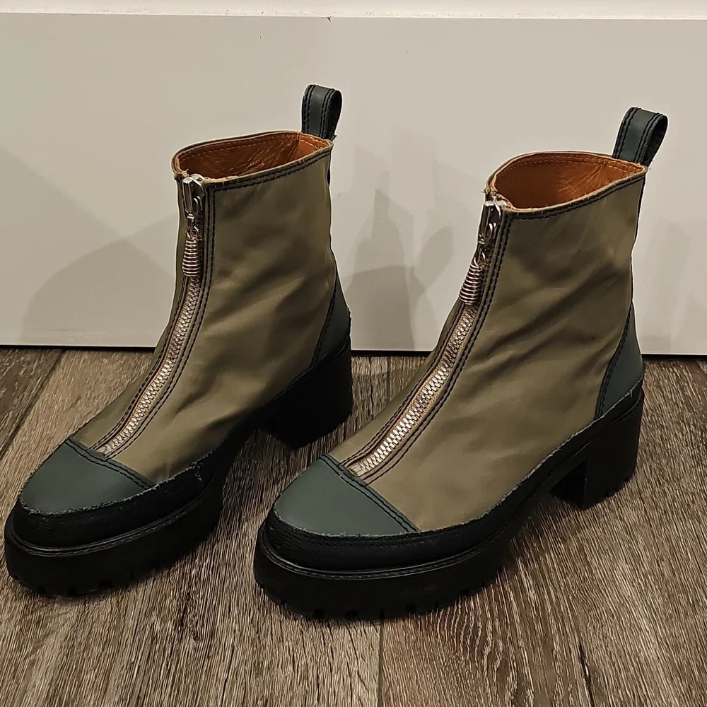 NICOLE SALDANA Women's Zipper Chris Boots